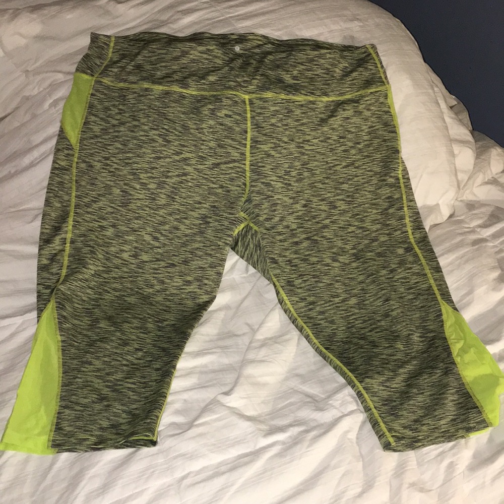 NWOT Cropped Athletic Bottoms
